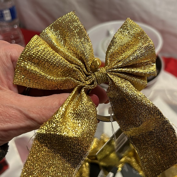 Set of 6 Robert Stanley Gold Sparkling Napkin Rings. - Picture 3 of 3